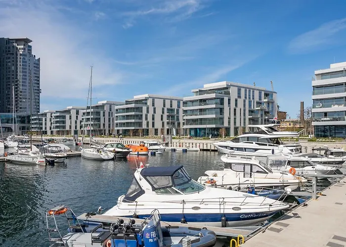 Wave Apartments - Yacht Park