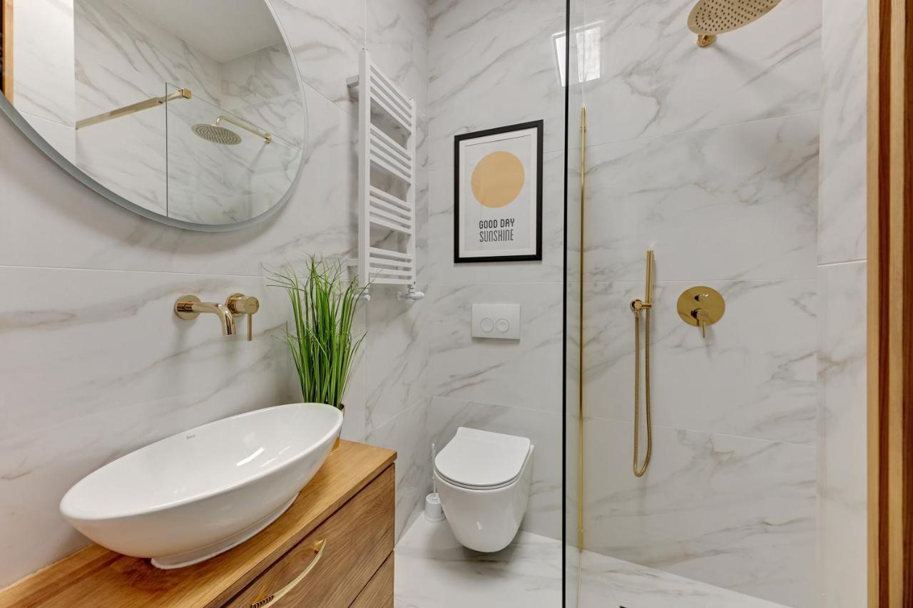 Wave - Yacht Park Apartment